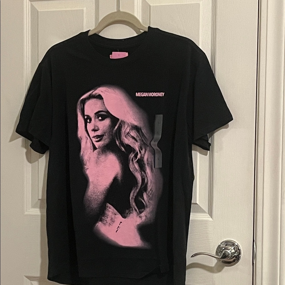 NWT Megan Moroney Cloud 9 Black Graphic T-Shirt with Pink Design